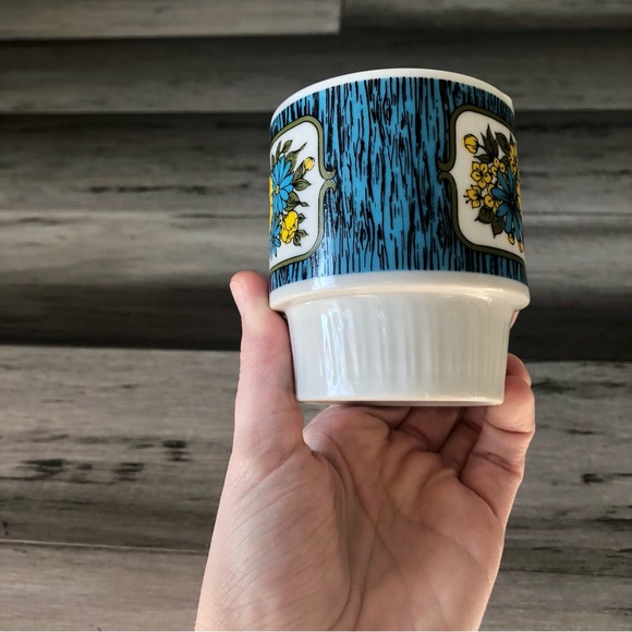 Vintage 1970s Made in Japan Ceramic MCM Floral Stackable Mugs - Picture 5 of 15